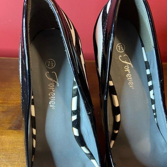 Forever Women's B/W Zebra Print Platform Shoes - Size 7.5 - Picture 7 of 7